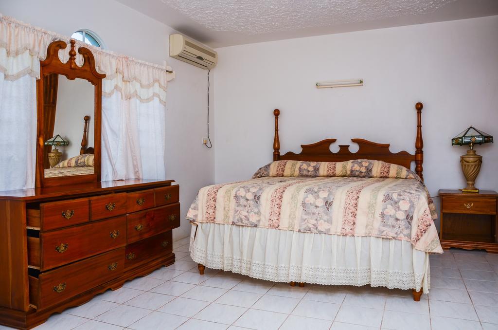 Vanvilla Guest House Negril Chambre photo