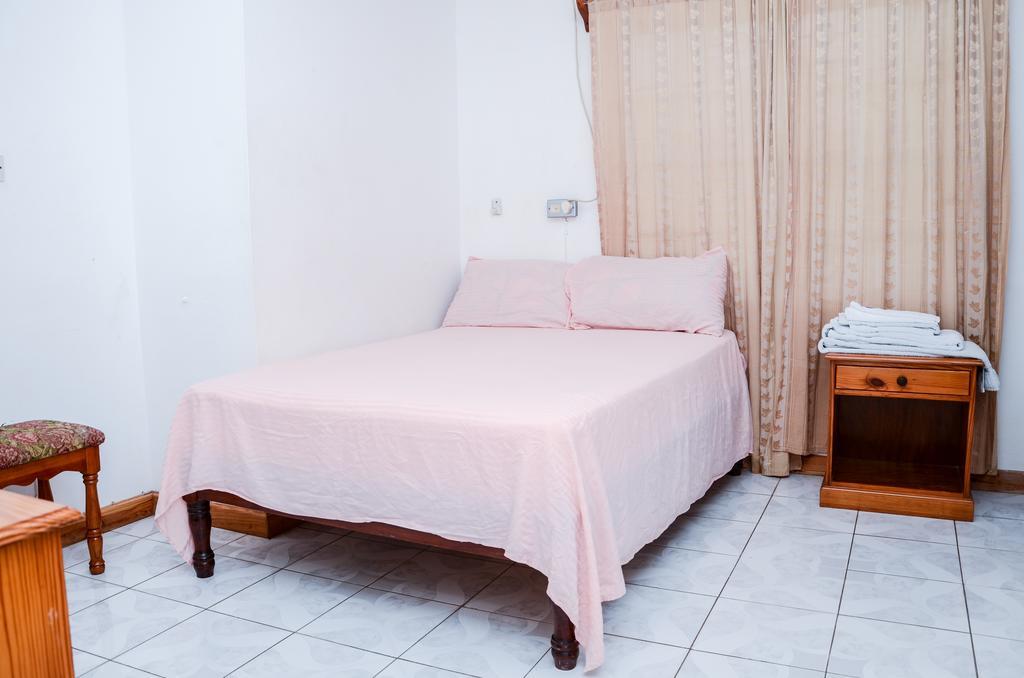 Vanvilla Guest House Negril Chambre photo