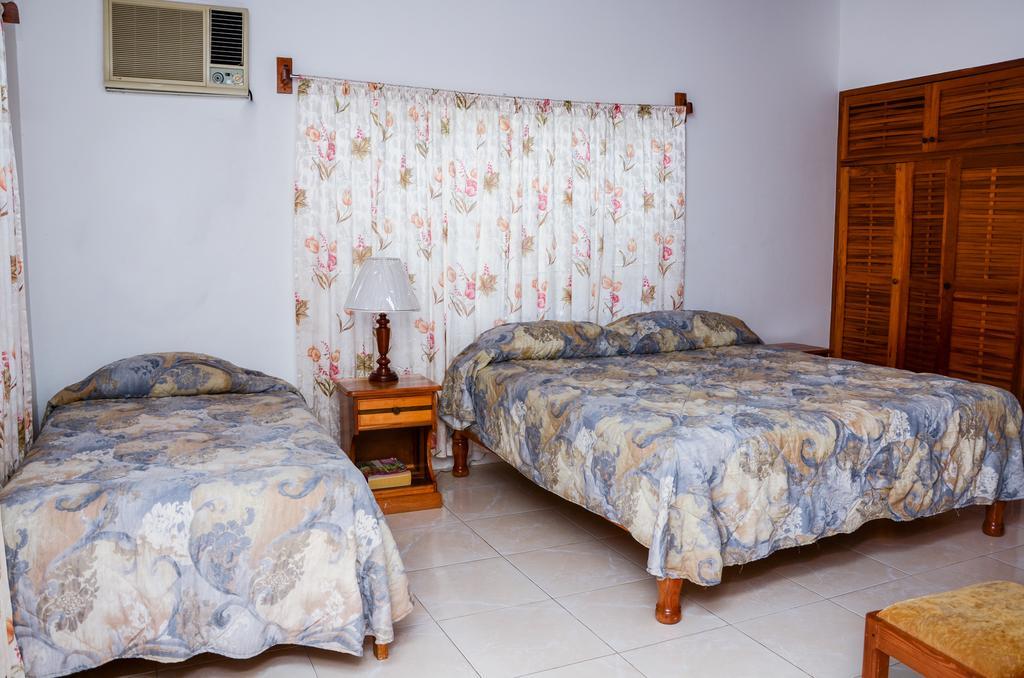 Vanvilla Guest House Negril Chambre photo